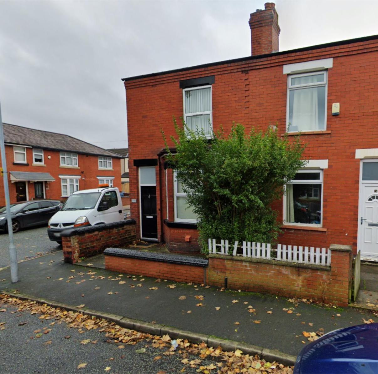Spacious 3-Bedroom Family Home In Ince Exterior photo